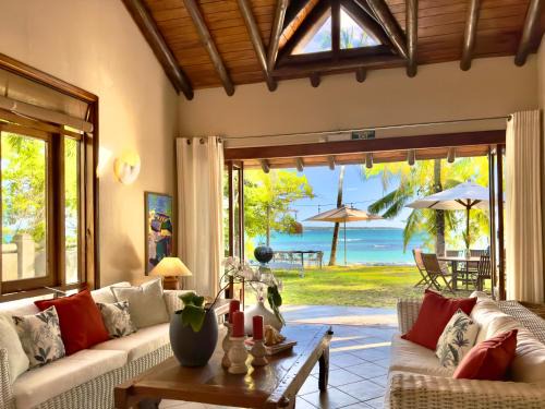 Belle Mare Villa | Villa Nacéli - Seaside Villa in Belle Mare