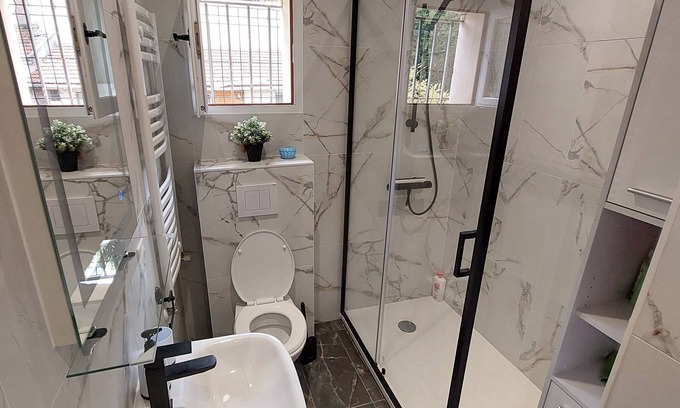 Les Lilas Villa | Villa Napoleon - Paris