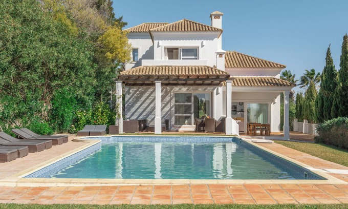 Benalup-Casas Vieja House | Villa Oleandro with Mountain Views, Pool, Garden and Wi-Fi