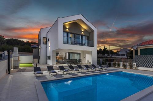 Pridraga Villa | Villa Pine