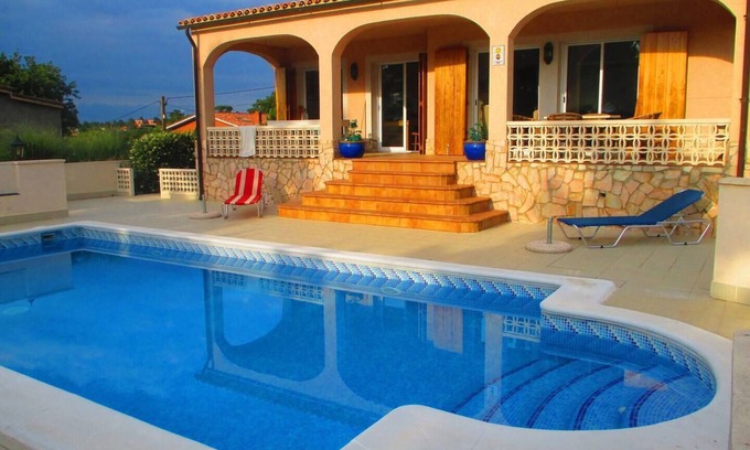 Mont Barbat House | Villa & private pool, 20 min from the beach