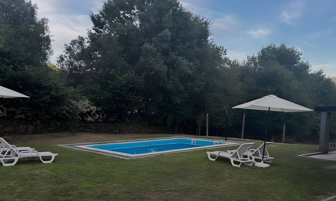 Gondoriz Villa | Villa 'Casa Santo Antonio' with Mountain View, Private Pool and Wi-Fi