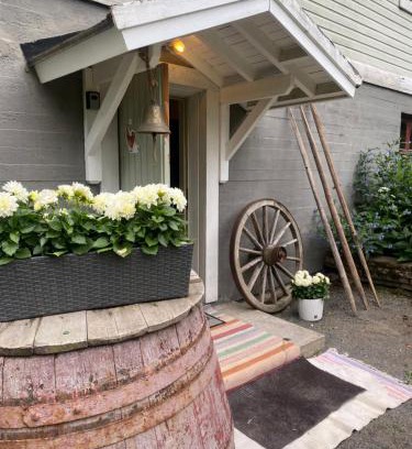 Hameenlinna House | Villa Puistolan huone