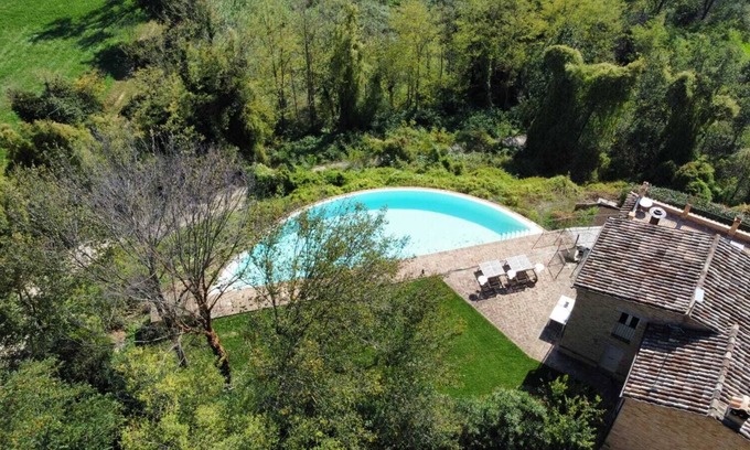 Mogliano Apartment | Villa Rilassati Apartment incl. infinity pool and and view on Mogliano