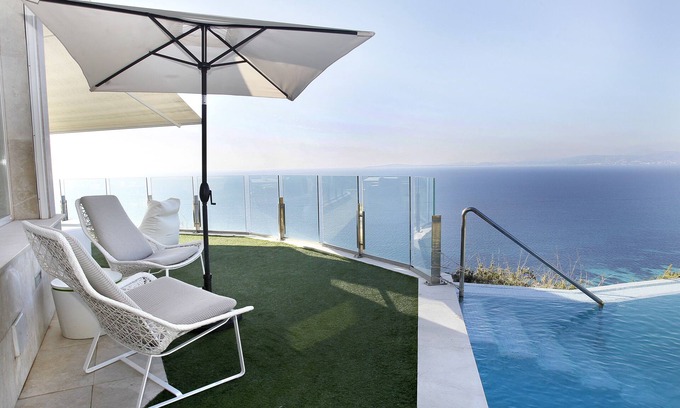 Sa Torre Villa | VILLA SA TORRE. FIRST LINE IN BAHIA DE PALMA. LUXURY MEDITERRANEAN VILLA