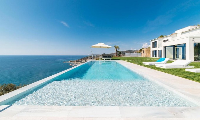 Poggi Villa | Villa Sabrina Riviera dei Fiori a Picco sul Mare con Piscina Privata ,WELLNESS & SPA