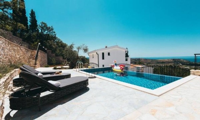 Zgrade Villa | Villa Sara with a Private Pool