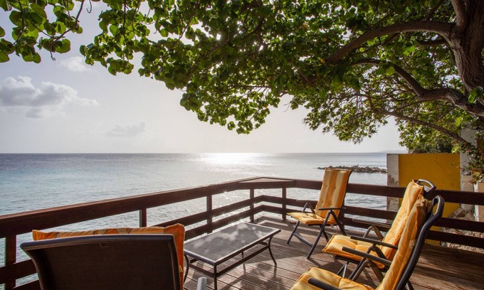 Boka Sami Villa | Villa Seaside is a cozy and authentic holiday home at the Caribbean Ocean.