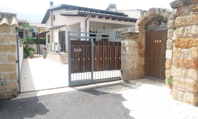 Villa Grazia di Carini Villa | Villa sleeps 6 with hydromassage tub