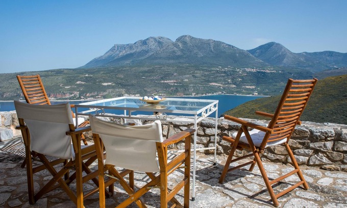 Limeni Villa | VILLA SMARAGDA- LIMENI MANI-PELOPONNESE