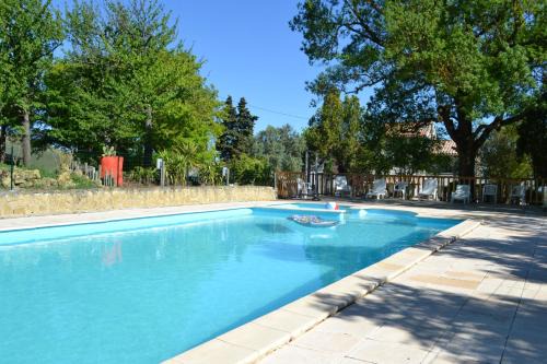 Laurac Villa | Villa spacieuse à Laurac avec piscine partagée 160 m²