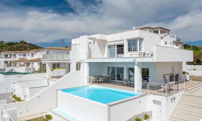 Budoni Villa | Villa Square by Klodge