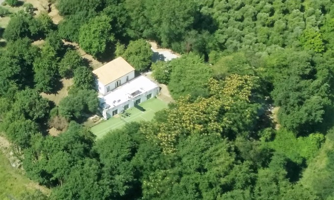 Offagna Villa | Villa surrounded by greenery. Gym, Tennis, Outdoor Jacuzzi.