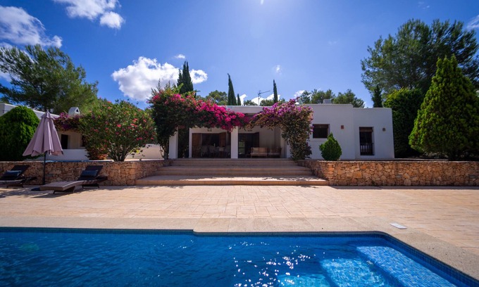 Sant Rafael de Sa Creu Villa | Villa Tegui is just a 15 min drive to Ibiza Town