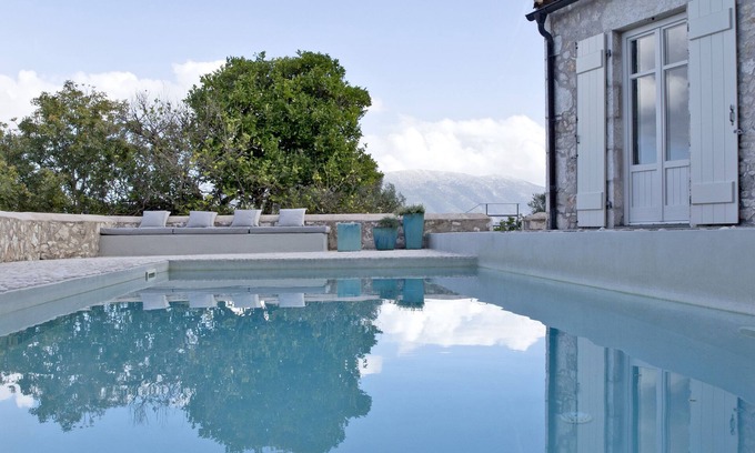 Tselendata House | Villa To Throni