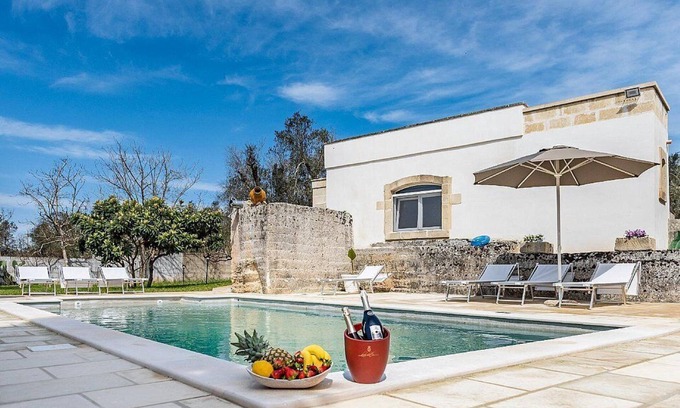 Poggiardo House | Villa Treia: A characteristic and welcoming one-story independent house situated in a quiet location, a few minutes from the town center, with Free WI-FI.
