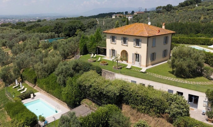 Lamporecchio Villa | Villa Uliveta in Lamporecchio , Toscana