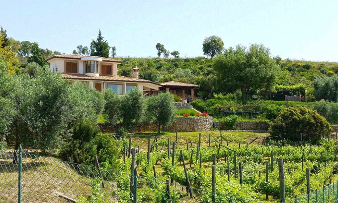 Itri House | VILLA UVA E STELLE in the quiet of the green hills