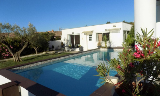 Villemoustaussou House | Villa VAYA, ideal for couple with 2 children