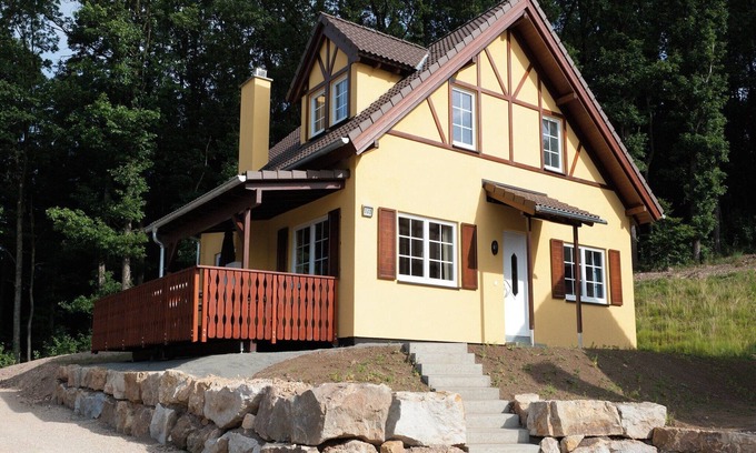 Kronenburg Villa | Villa with bubble bath, solarium and fireplace