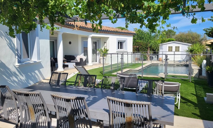 Cers House | Villa with heated pool, 10min from beaches