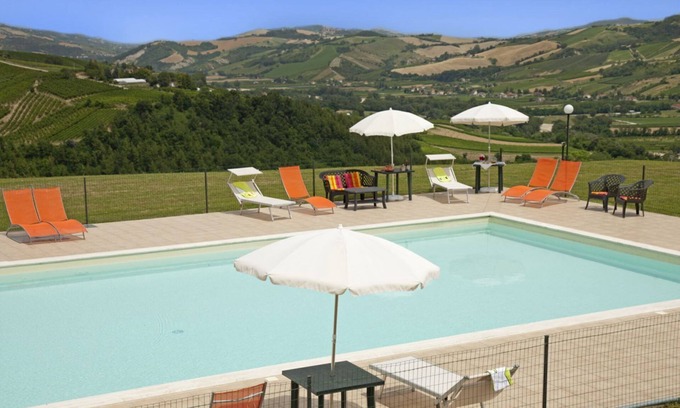 Montelparo House | Villa with private pool between the beaches of the Adriatic Sea and the Sibillini National Park