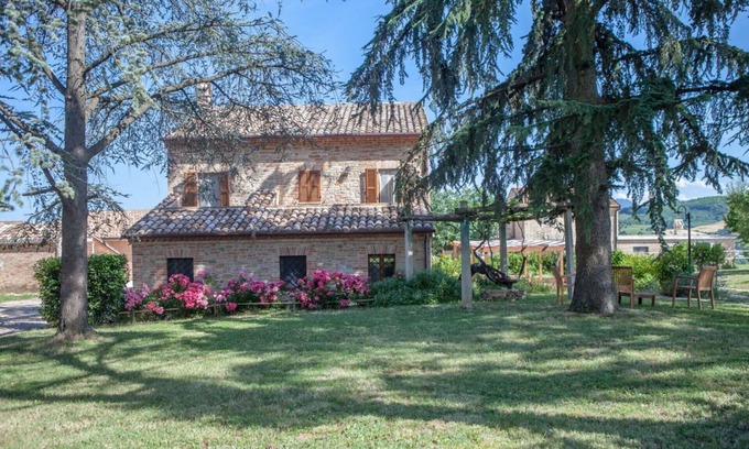 Falerone House | Villa with private pool in Le Marche countryside