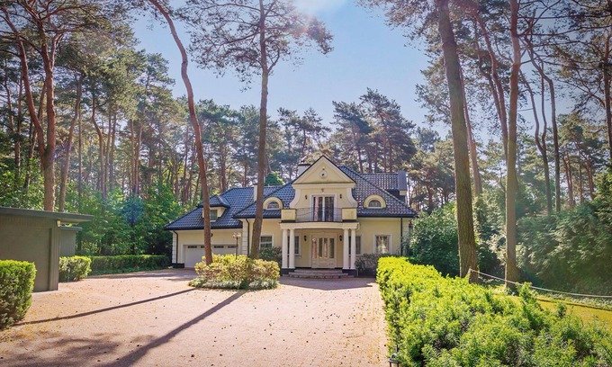 Sekocin Stary Villa | Villa with spa facilities, 25 mins to Warsaw central in beautiful Magdalenka.