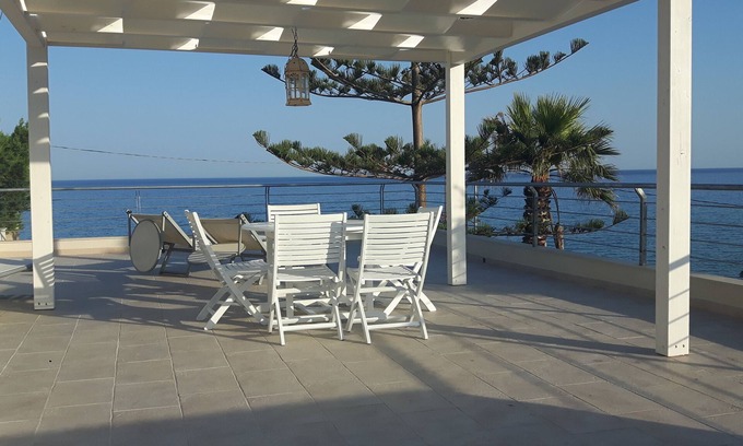 Gallina Apartment | villas overlooking the sea