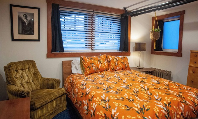 Berwyn Apartment | Vintage 1-br apartment with AC, WiFi in charming, safe, quiet Berwyn