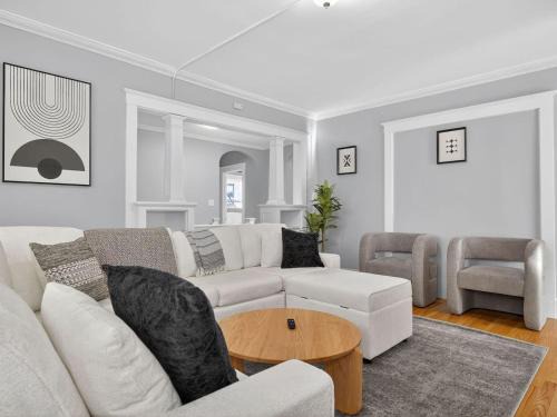 St. Elizabeth's Apartment | Vintage 5BR apt in Boston with Free Parking