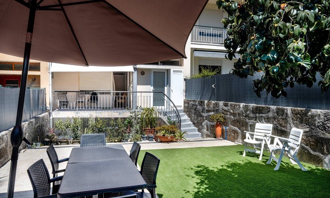 Paranhos Villa | VIVA Casa do Galo - Big family house with parking spot