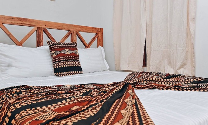 Stone Town Bed & Breakfast | Vivi Cafe B&B