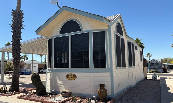 Tucson House | VOYAGER GUEST HOUSE in an Adult Community