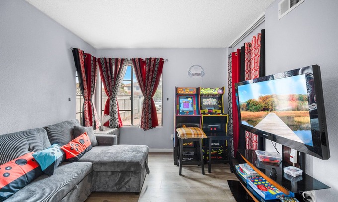 Rancho del Rey House | VRBO/Expedia: River Ash Retreat-4BD Getaway w/Arcade & Backyard