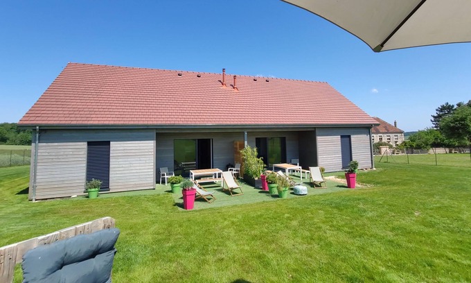 Magnant Cottage | Vrbo Property