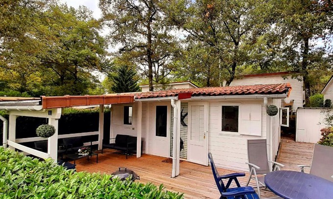 Champs-Romain House | Vue du Lac - Vakantiehuis op een kasteelcamping met zwembad