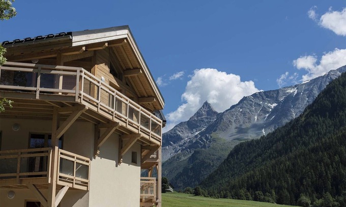 Nancroit Condo | Vue imprenable + accès à l'espace bien-être