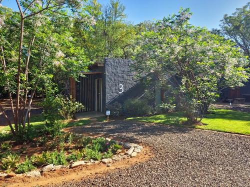 Hartbeespoort Apartment | Vulture's View 3