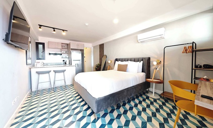 Santa Ana Apartment | w* | Bright & Modern Loft w/AC in Santa Ana