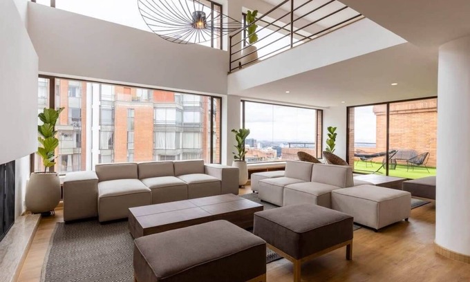 Bellavista Apartment | w* | Stunning 5BR Triplex in Rosales