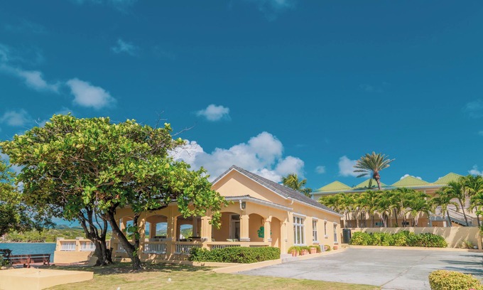 Mamora Bay Villa | Wake up in paradise at this amazing villa for couples and families