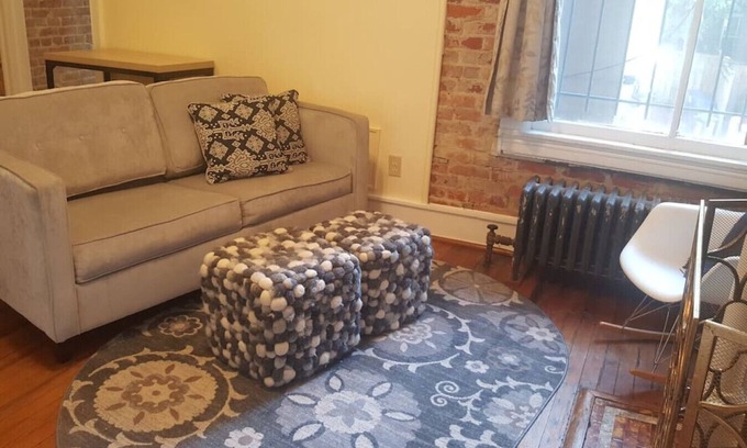 Adams Morgan Bed & Breakfast | Walk Everywhere! Charming Adams Morgan 1 BR!