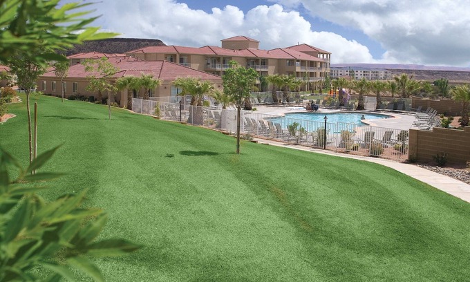 St. George Resort | Walk in the footsteps of the dinosaurs at the Johnson’s Farm!