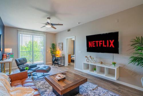 Tempe Apartment | Walk To ASU Near Sloan Prk Pool Gym Parking WD