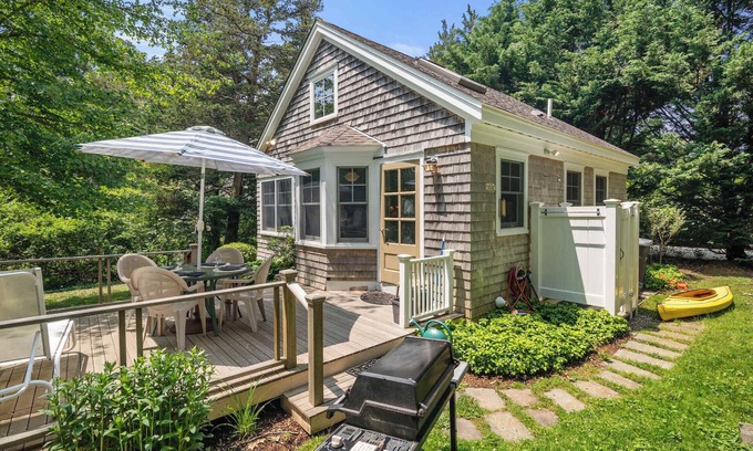 East Orleans House | Walk to Beach, Close to Town!