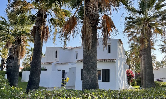 Carvoeiro Villa | Walk to beaches,pool and town. Bright, Spacious, luxury. A/C, WiFi, own garden.