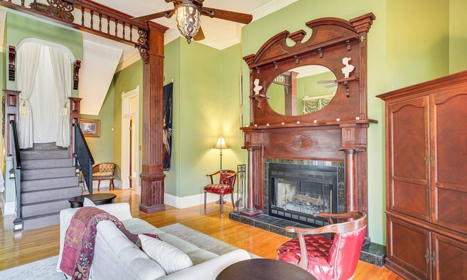 Jeanerette House | Walk to Parks & Cafes: Historic Home w/Fireplace