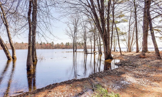 Mayfield House | Walk to Private Beach & Boat Launch: Mayfield Home