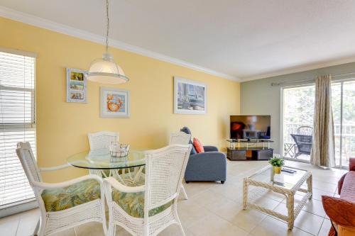 Whitney Beach Apartment | Walk to the Beach Longboat Key Resort Escape
